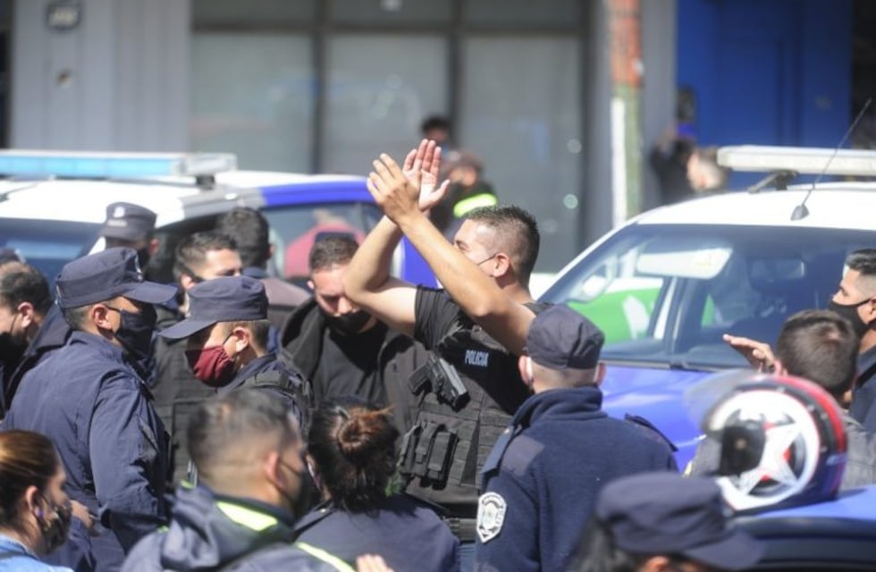 La diferencia salarial entre la Policía bonaerense y la de la Ciudad llega hasta el 50%