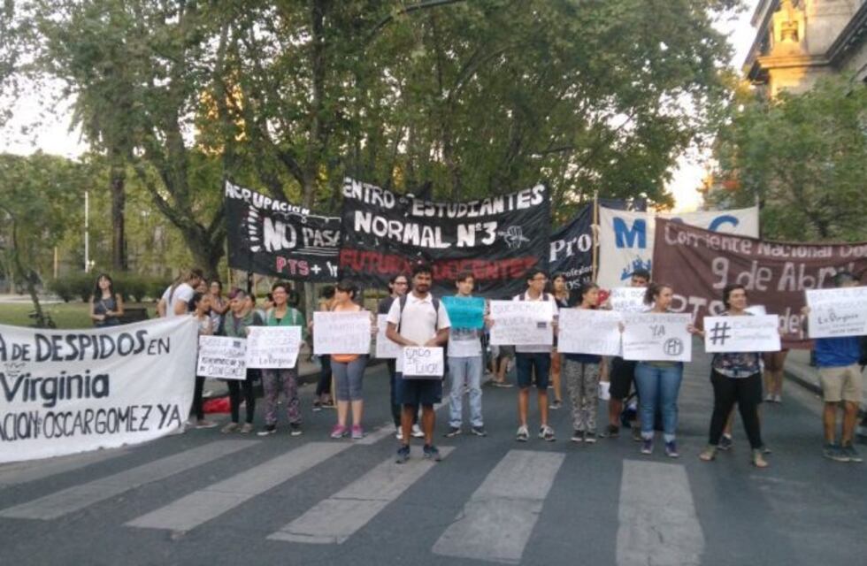 Cortaron el tránsito frente a Gobernación por despidos en La Virginia y Electrolux