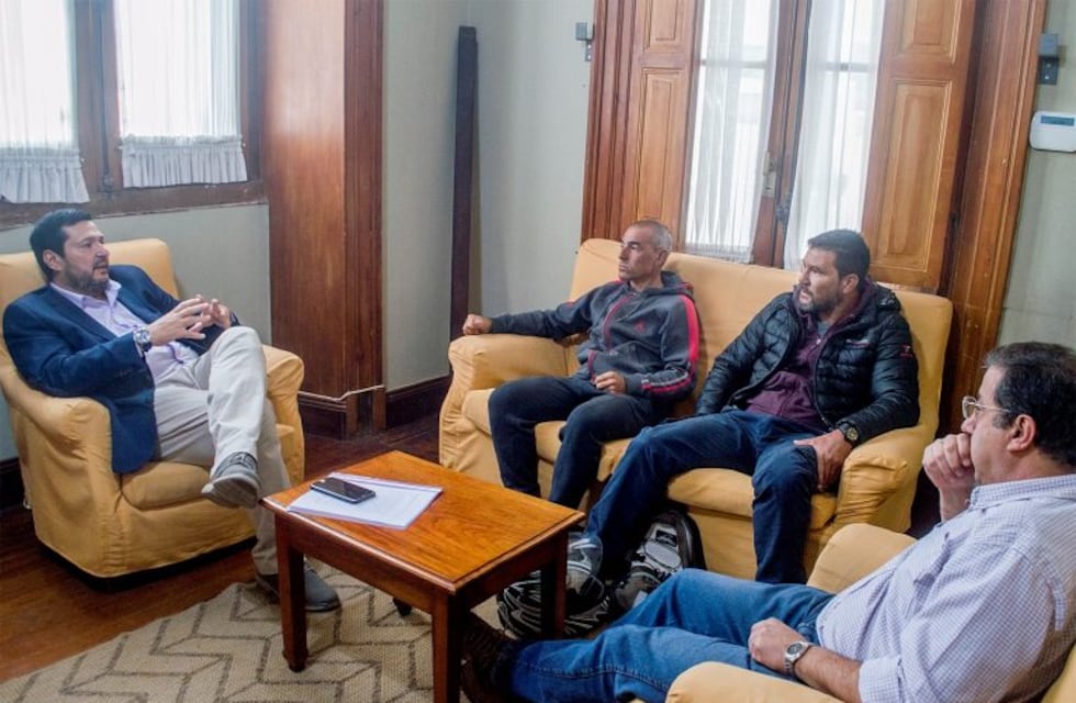 El municipio recibió a trabajadores despedidos de Vialidad provincial