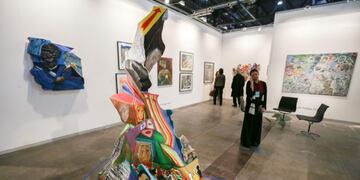 BAS001. BUENOS AIRES (ARGENTINA), 18/05/2016.- Vista de algunas de las obras expuestas hoy, miu00e9rcoles 18 de mayo de 2016, en la Feria Internacional de Arte de Buenos Aires, ArteBA 2016, que estaru00e1 abierta al pu00fablico hasta el pru00f3ximo 22 de mayo en Buenos Aires 18-5-16 cultura, inauguracion de arte barn buenos aires arte exposiciones arteba 2016 exposicion arte exposicion exposiciones arteba