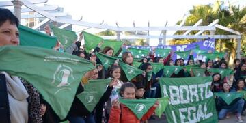 Nuevo pañuelazo en Corrientes\u002E (Foto: El Litoral)