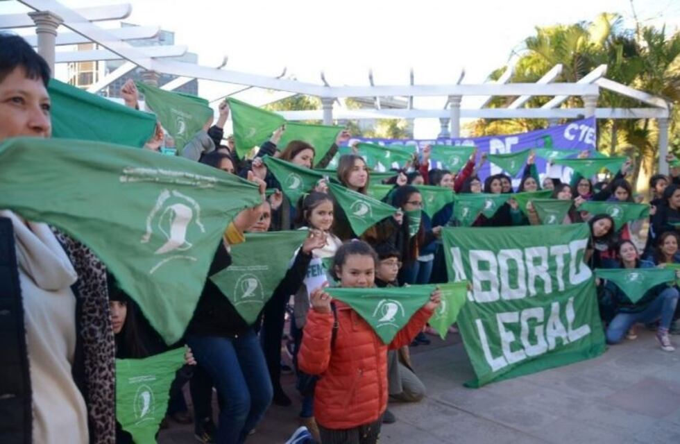 Proyectan más actividades a favor y en contra del aborto