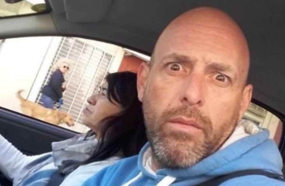 "El Pela", el instructor de manejo "bardero" que es furor en Instagram