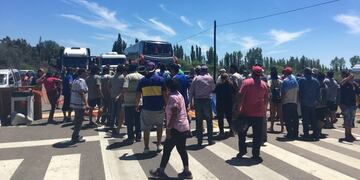Corte de Ruta en Alvear de 12 horas\u002E Tensión con viajeros varados