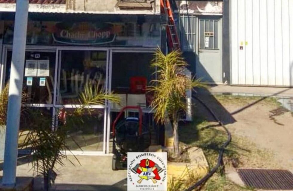 Principio de incendio en chimenea de parrilla La Nona