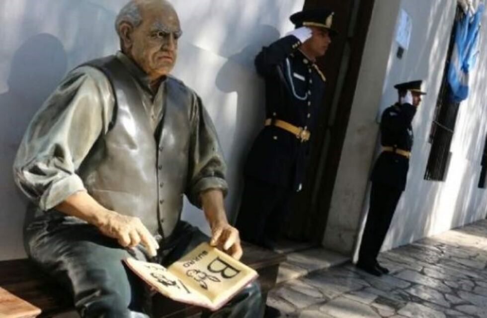 La Policía se confundió y cortó la calle un día antes de un desfile patrio