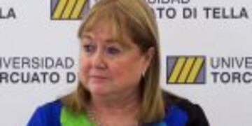 BAS21. BUENOS AIRES (ARGENTINA). 08/11/2016 (EFE).- La canciller argentina, Susana Malcorra, habla hoy, martes 8 de noviembre de 2016, durante una conferencia en la Universidad Torcuato Di Tella de Buenos Aires (Argentina). Malcorra hizo balance de la polu00edtica de relaciones exteriores implementada durante el primer au00f1o de Gobierno de Mauricio Macri, en una charla ante estudiantes de ese centro educativo. EFE/Nerea Gonzu00e1lez ciudad de buenos aires Susana Malcorra canciller de la republica argentina conferencia de prensa