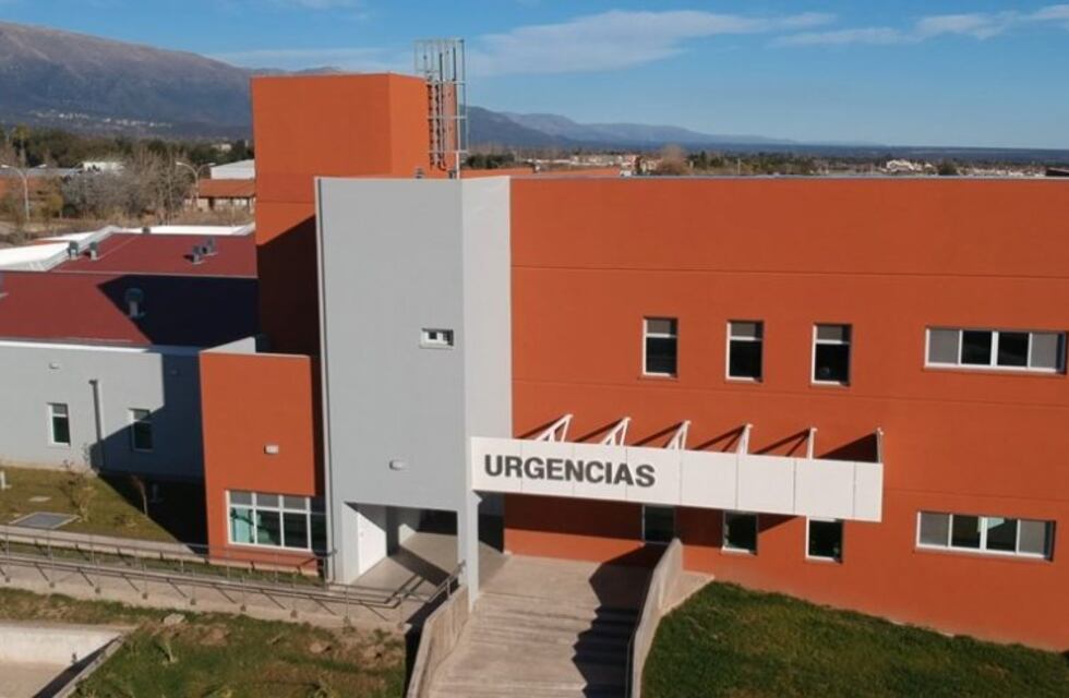 Encontraron a una bebé recién nacida en un cesto de basura