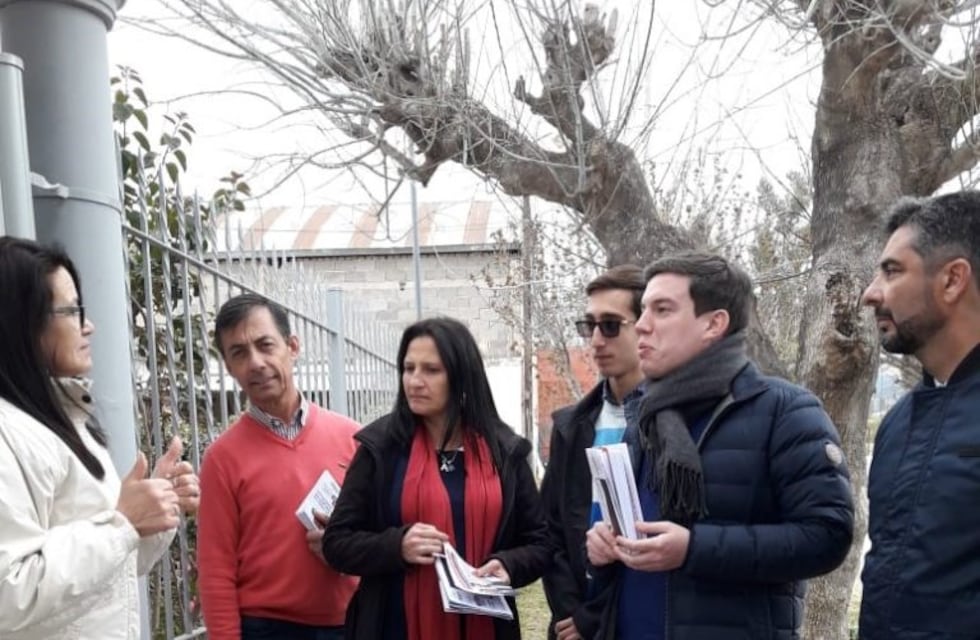Leandro Morer recorrió los barrios de Alta Gracia junto a Gregorio Hernández Maqueda