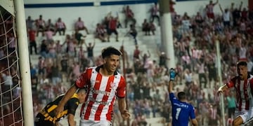 Con siete goles, Mateo Bajamich es el artillero de la Gloria y da que hablar en el torneo\u002E