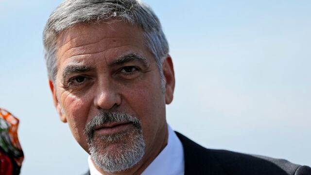 US actor George Clooney attends a ceremony at a memorial to Armenians killed by the Ottoman Turks, in Yerevan, Armenia on Sunday, April 24, 2016. The killing of more than 200 Armenian intellectuals on April 24, 1915 is regarded as the start of the massacre that is widely viewed by historians as genocide. But modern Turkey, the successor to the Ottoman Empire, vehemently rejects the charge. Clooney has been a prominent voice in favor of countries recognizing the killings as genocide, which the United States has not done.(Vahan Stepanyan/ PAN Photo via AP) armenia yerevan George Clooney actor en ceremonia de recordacion victimas del genocidio armenio genocidio armenio