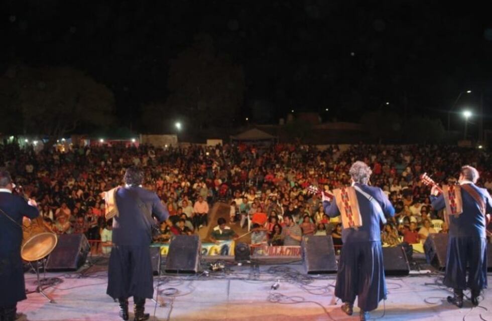 Con la "Mona" Jiménez, Fiambalá vibró con el Festival Camino hacia un Nuevo Sol