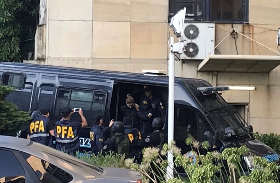 Uno de los iraníes detenidos dijo que escapó de su país tras haber cometido adulterio