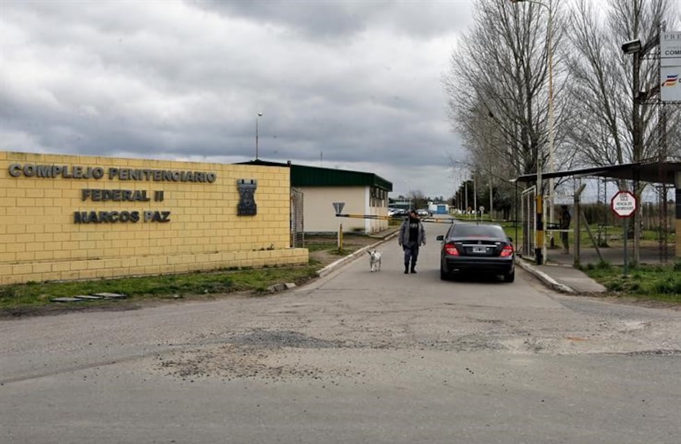 Cómo es por dentro la cárcel donde está preso Julio de Vido