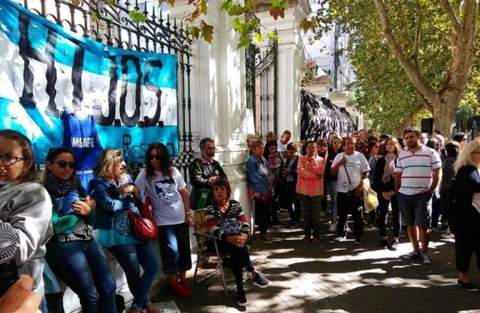 Temen que la Justicia federal reabra un caso que abona la teoría de los dos demonios