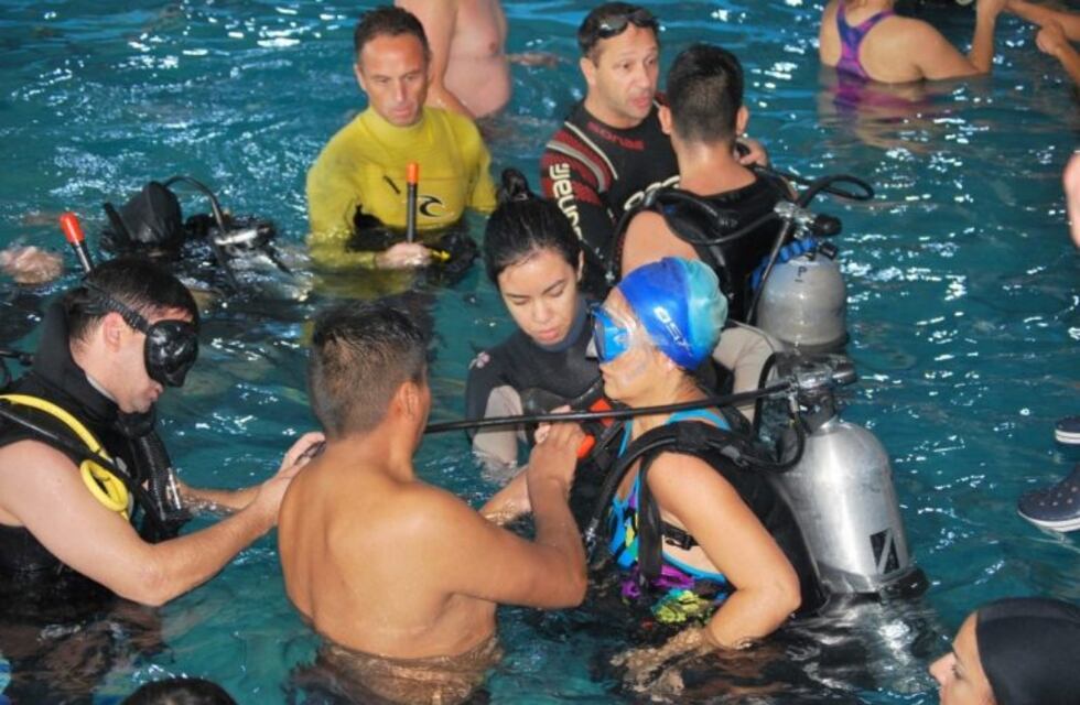 Clínica de buceo gratis en el natatorio del Complejo Municipal