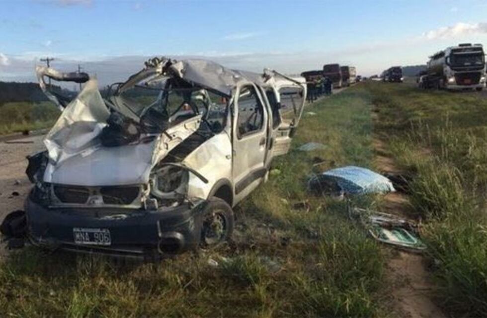 Tragedia en Entre Ríos: seis muertos al chocar una camioneta y un colectivo
