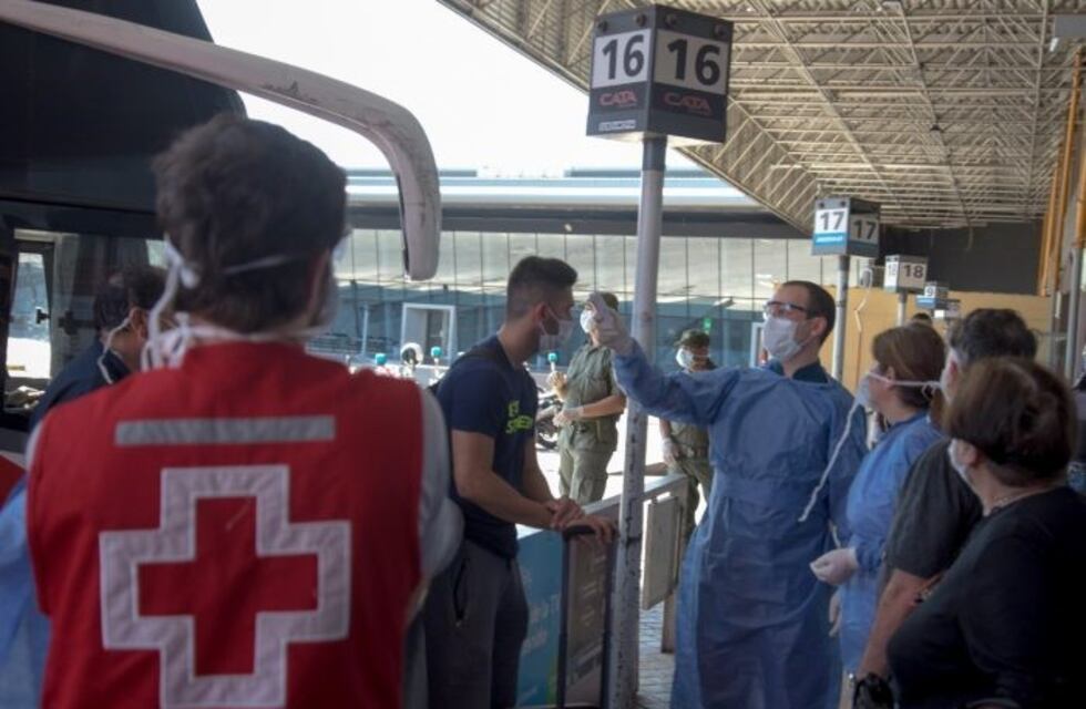 Restricciones al transporte de media y larga distancia para aislar al Gran Mendoza