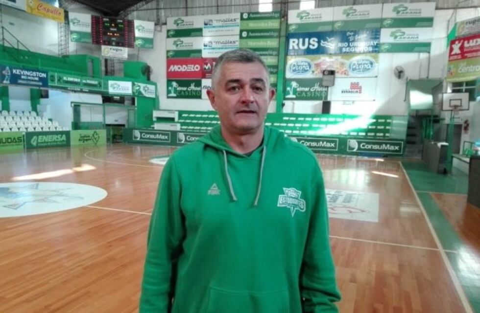 Eduardo Jápez continuará como entrenador de Estudiantes de Concordia