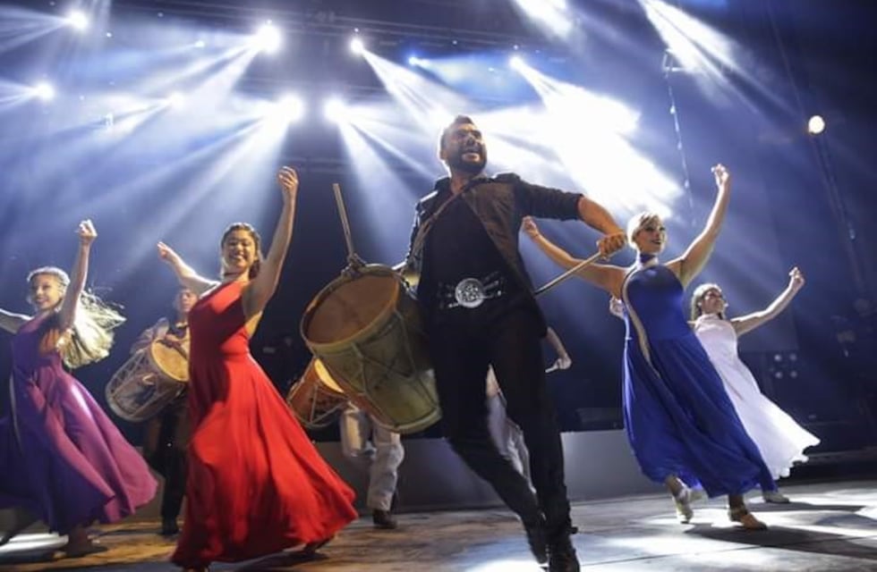 Bailarines del Departamento Río Primero, presentes en la Fiesta de la Cultura Nativa