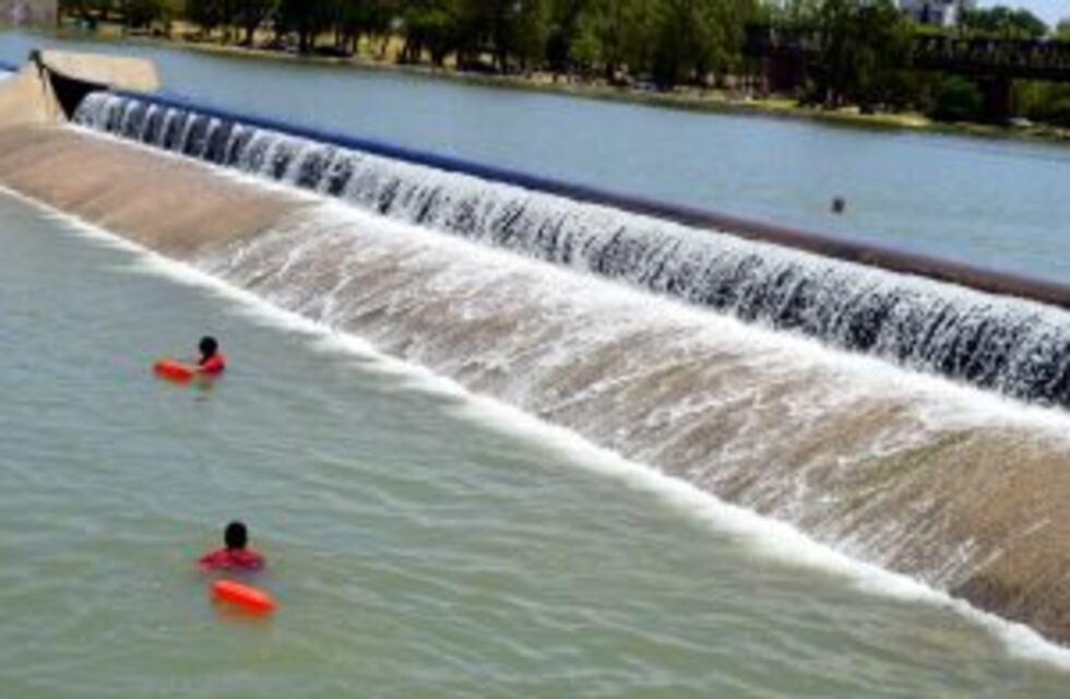 Durante las fiestas, reducen los horarios de trabajo de los guardavidas en el río Cuarto