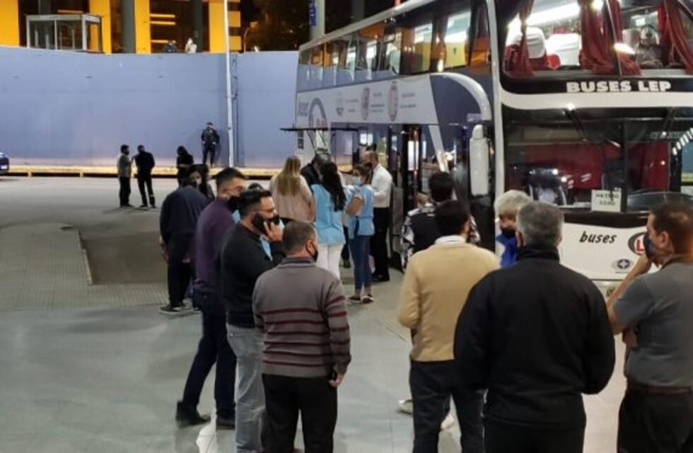 Salió el primer ómnibus Córdoba-Buenos Aires, después de ocho meses