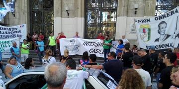 Las intersindical del sur provincial se movilizó este martes hasta Gobernación\u002E (Delmonte)