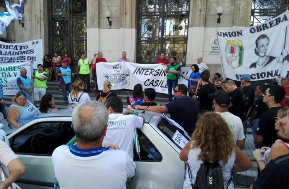 Gremialistas se movilizaron para exigir "paritarias libres" y en rechazo a la reforma laboral