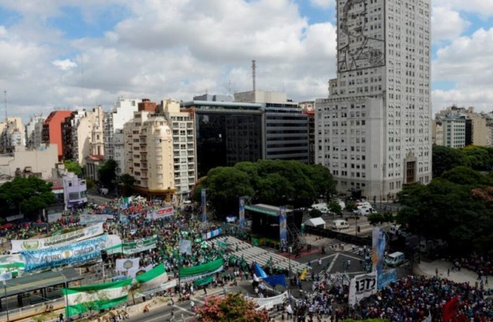 Desde temprano, el tránsito en la Ciudad se complicó por la marcha de Moyano
