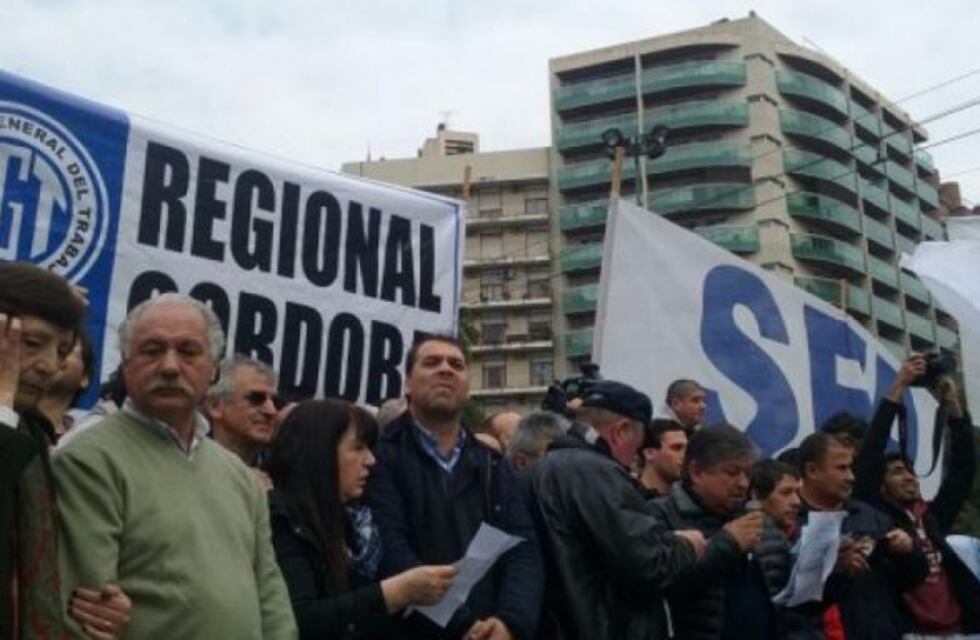 Sindicatos cordobeses marchan en rechazo a las negociaciones con el FMI