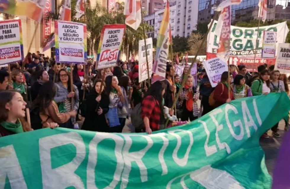 Cortes en Córdoba por el "Pañuelazo" a favor de la legalización del aborto