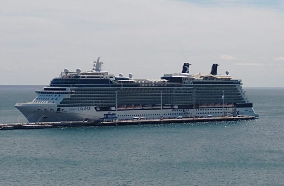 Uno de los cruceros más grande del mundo amarró en Puerto Madryn