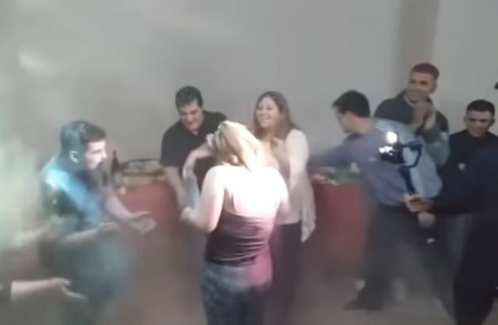 Aceptaron la renuncia de la funcionaria que hizo una fiesta en cuarentena