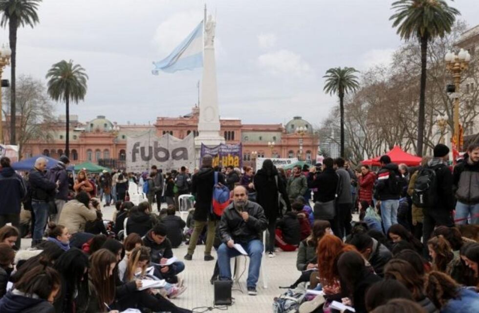 Los docentes universitarios rechazaron la propuesta del Gobierno y hay cuarto intermedio