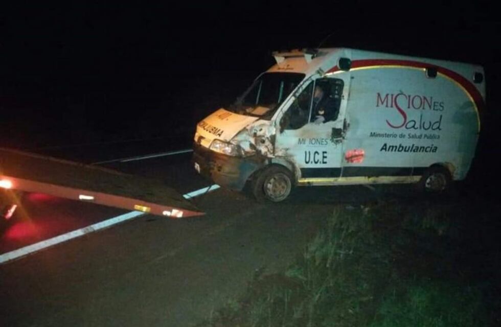 Una ambulancia de Iguazú despistó sobre la ruta 12 en Eldorado