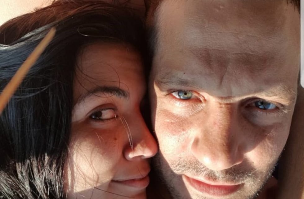 En la dulce espera, la novia de Rodrigo de la Serna se sacó fotos en ropa interior