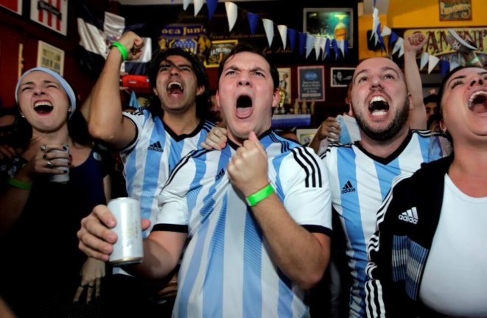 Así se gritaron los goles argentinos en la Peatonal de Mendoza