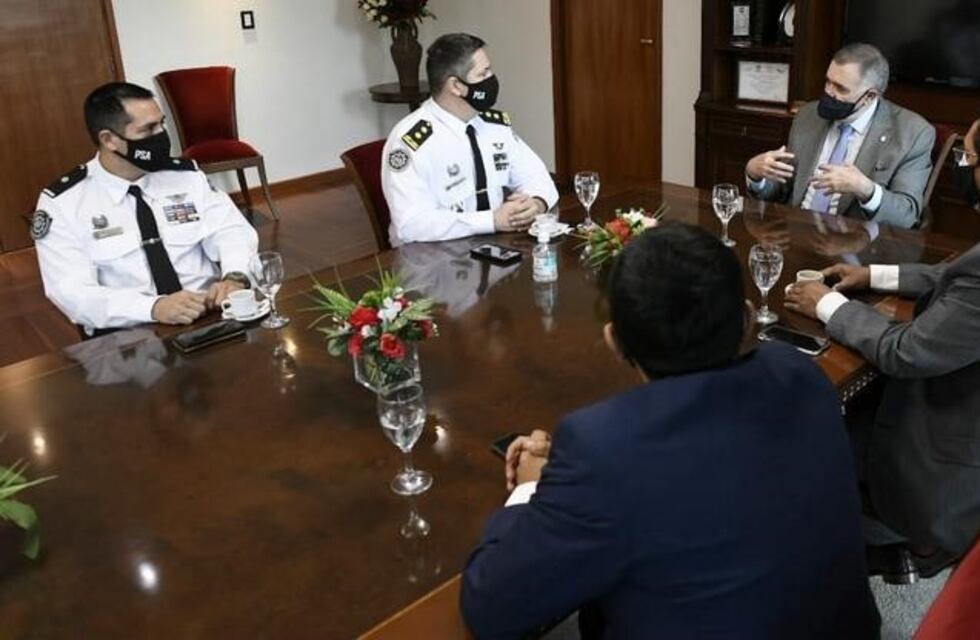 Seguridad: Jaldo recibió a la Policía de Seguridad Aeroportuaria