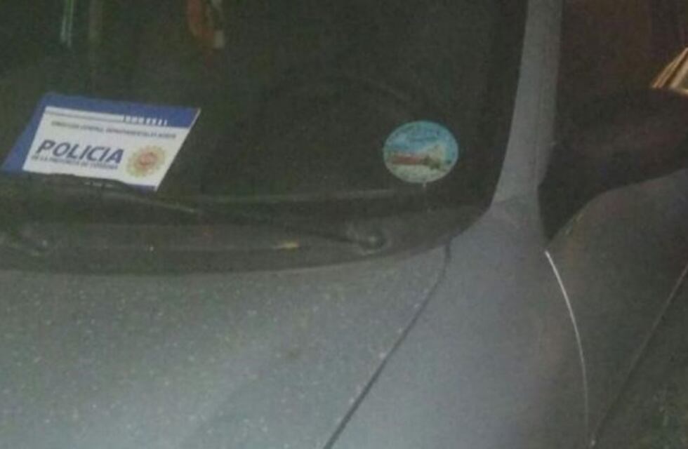 A todo velocidad y pasando semáforos en rojo, amenazaba a su pareja con matarla