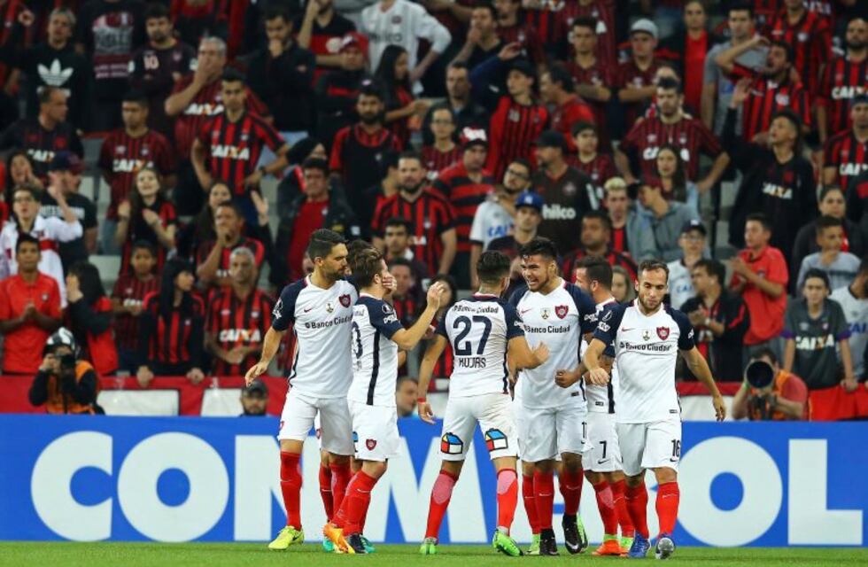 Copa Libertadores: San Lorenzo derrotó 3-0 a Atlético Paranaense y sigue con vida