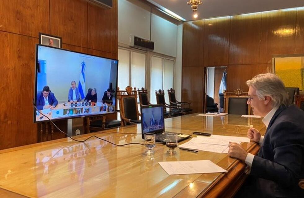 Llaryora le expresó a Alberto Fernández su apoyo en las medidas antes el coronavirus