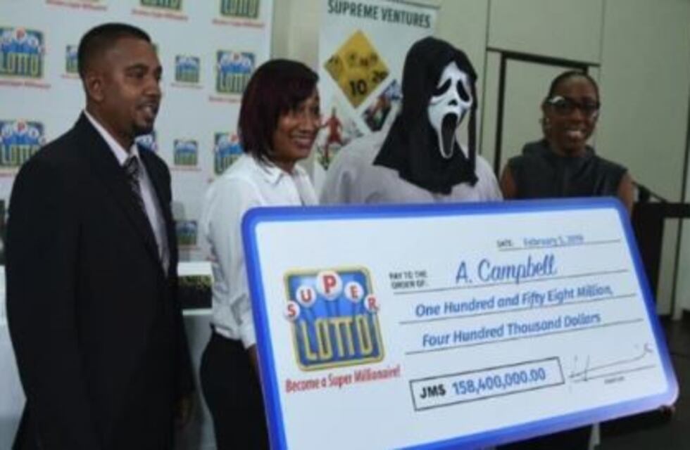 Ganó la lotería, fue a buscar el premio y se disfrazó para no compartirlo con su familia