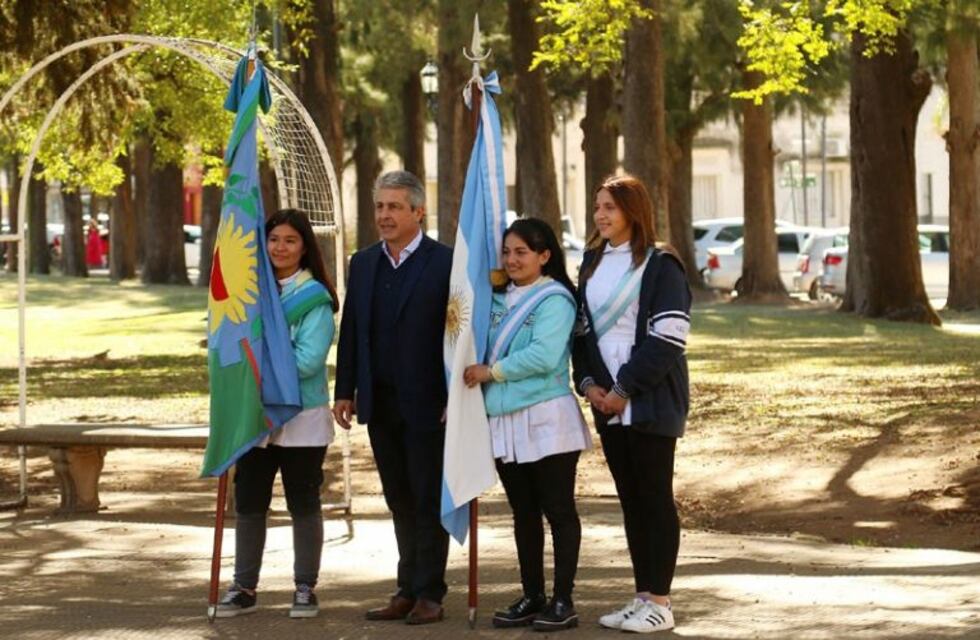 Martínez encabezó los festejos por el día del Maestro