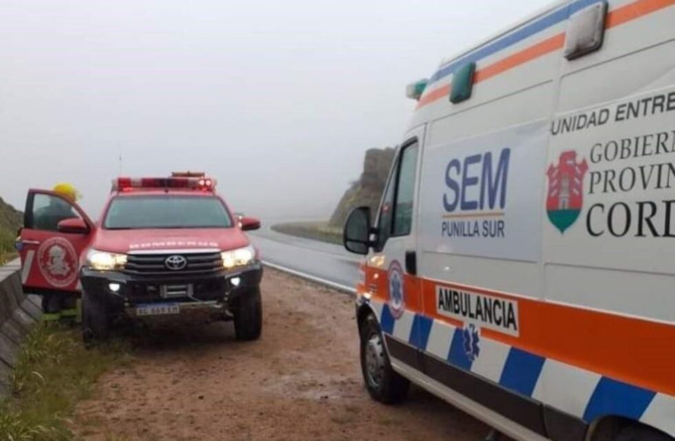 Perdió el control de su moto, cayó y fue asistido en estado de hipotermia