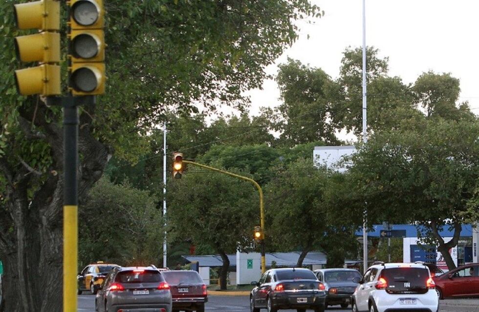 Aumentó la circulación, los semáforos no funcionan y hubo choques