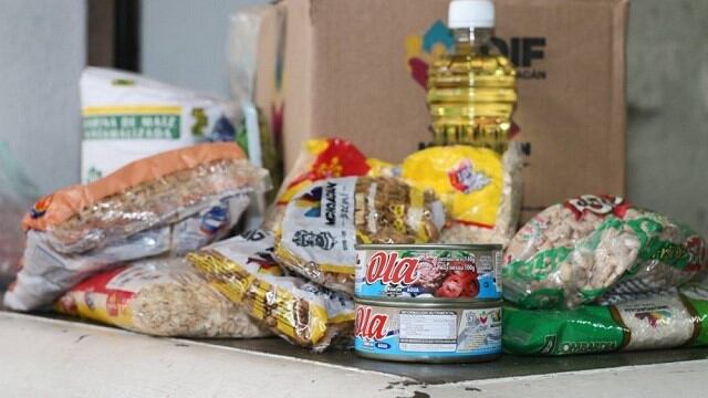 Desde la municipalidad ayudarán otorgando elementos alimentarios y sanitarios escenciales a familias de escasos recursos con covid-19.