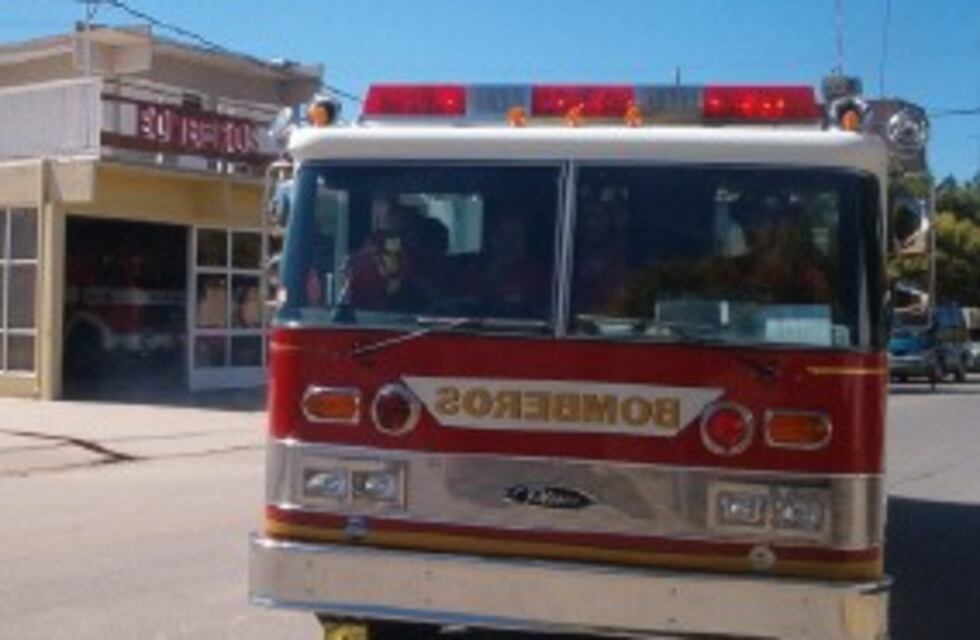 Bomberos sanluiseños tuvieron que ir a apagar un incendio en colectivo