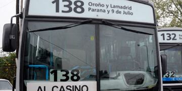 La policía decidió demorar al presunto abusador que viajaba en la línea 138\u002E (Archivo)