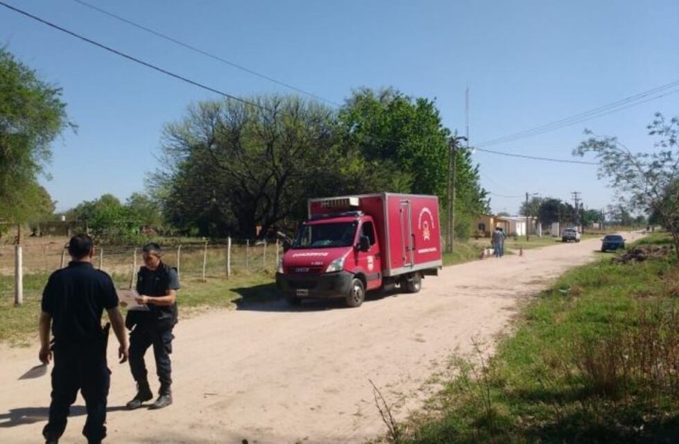 Encontraron el cuerpo de un hombre en una acequia