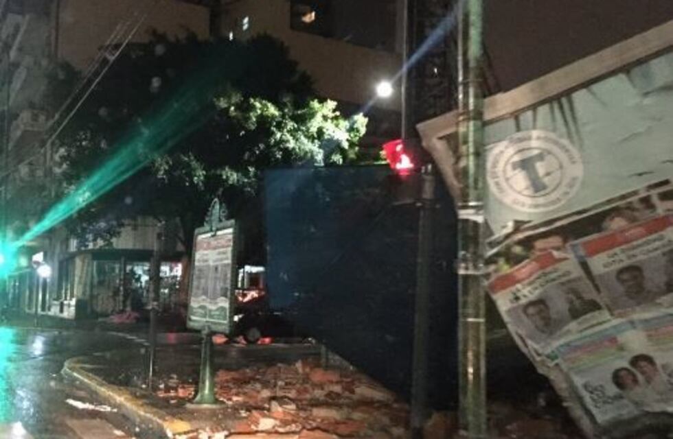 Se derrumbó parte de un paredón de una obra en construcción en La Paternal